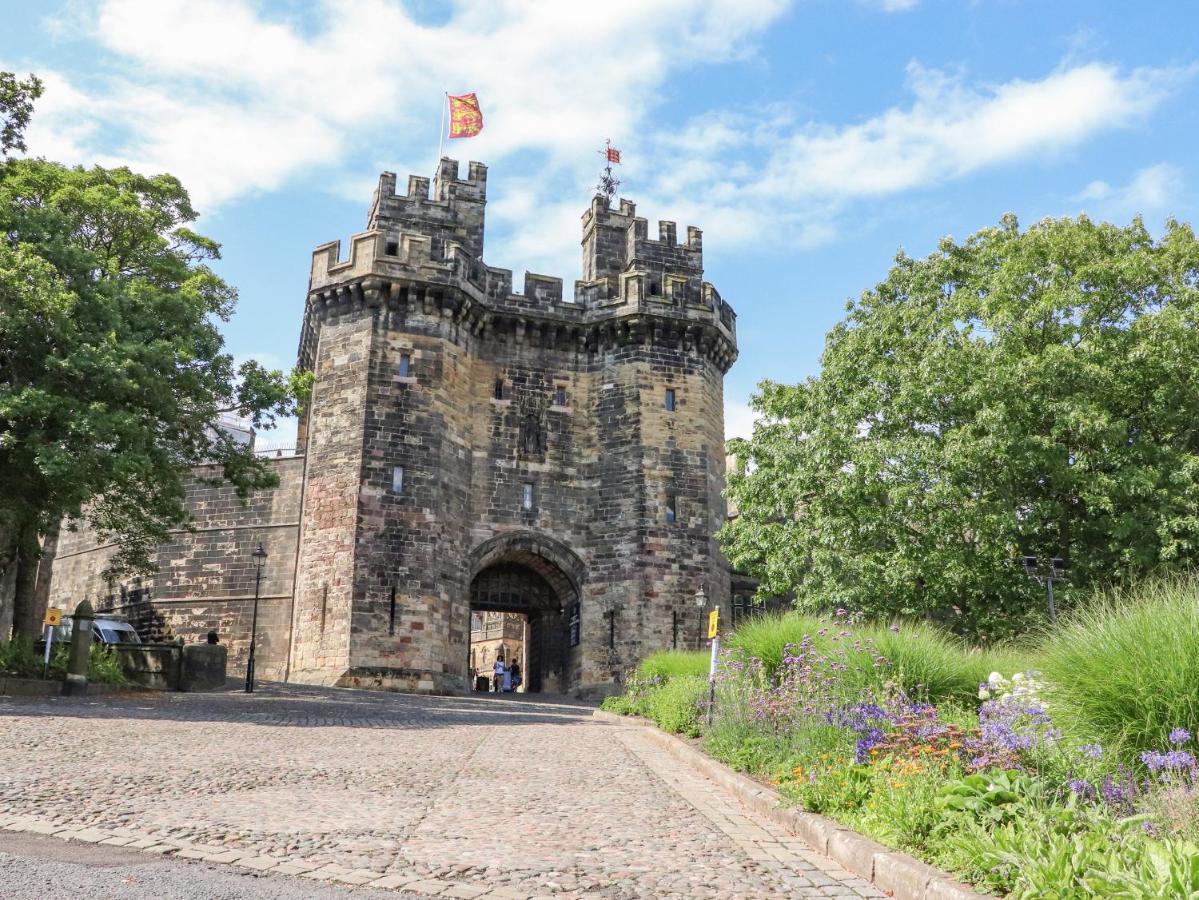 5 Castle Hill Villa Lancaster Exterior foto